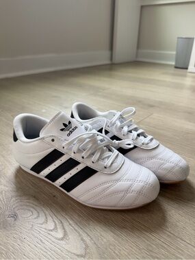Brand new Adidas White and Black Classic Leather Trainers